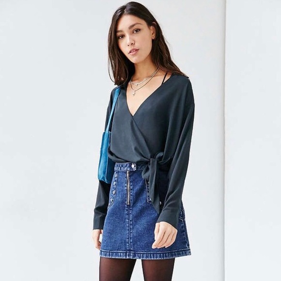 UO Luca Couture Surplice Side Tie Blouse - Picture 2 of 8